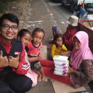 sms on the road, sedekah makan siang, dhuafa