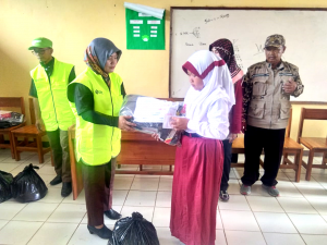 longsor, sukabumi, penyaluran, bantuan, sinergi foundation