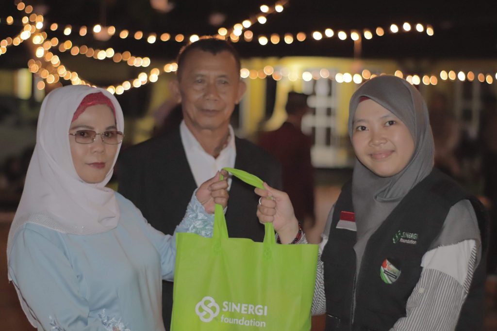 nikah masal, paket sembako, sinergi foundation, maret merit, sinergi kebaikan