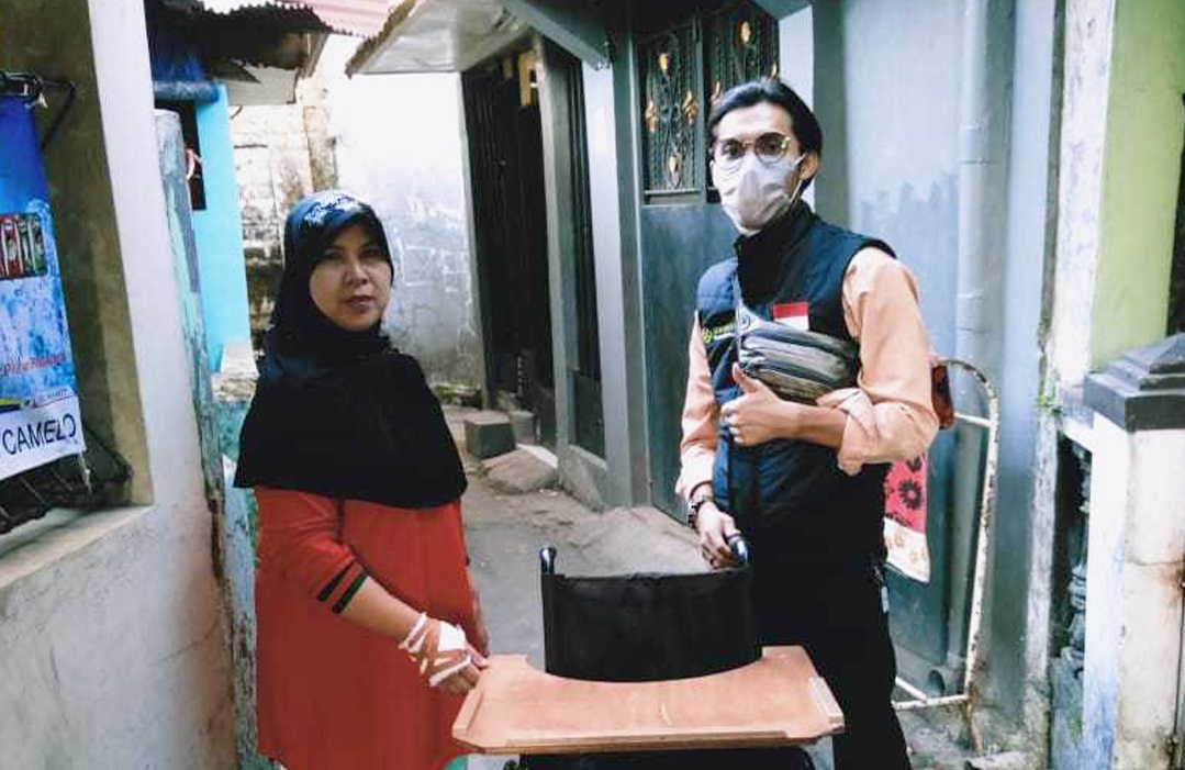 berbagi, sinergi pelayanan masyarakat, kursi roda