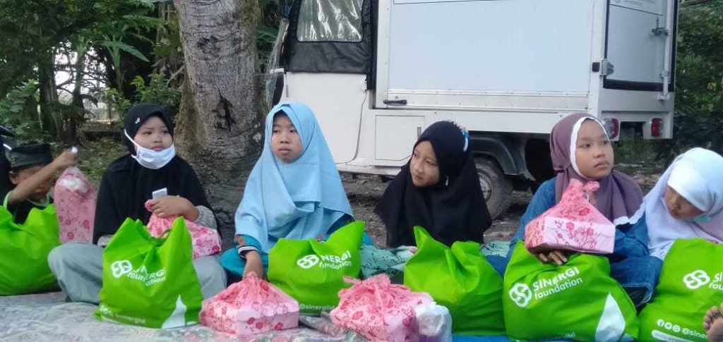 banyuwangi, kado yatim/dhuafa