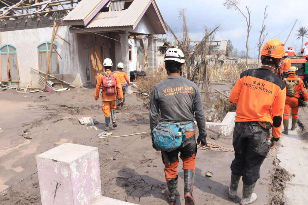 evakuasi, erupsi, semeru, bencana alam