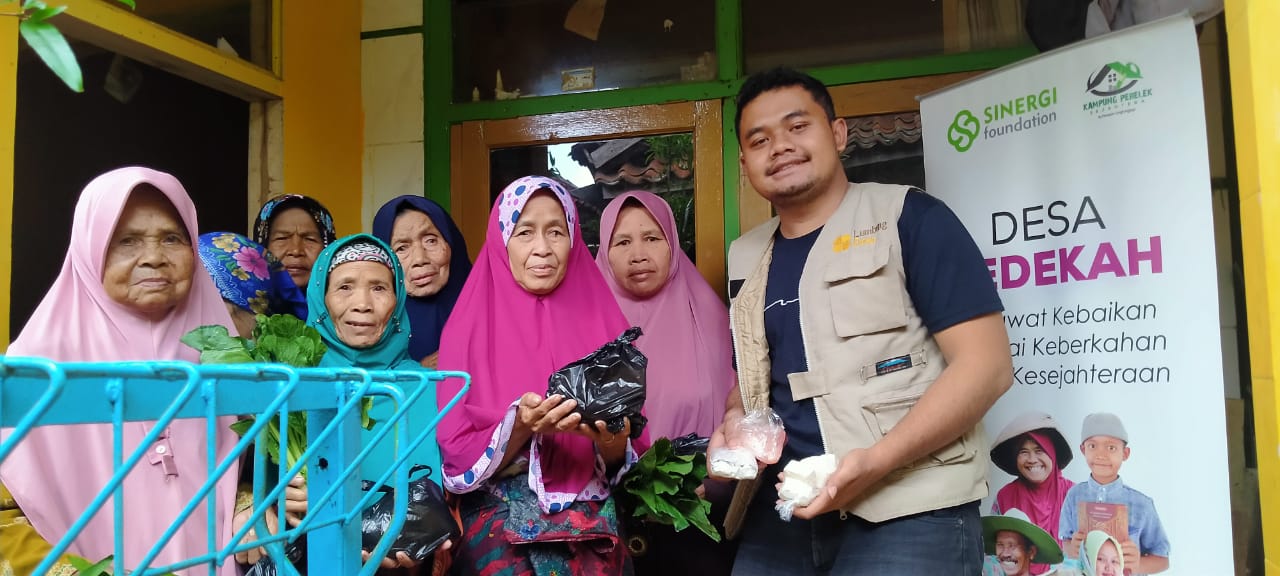 Penyaluran Desa Sedekah di Cigalontang Tasikmalaya