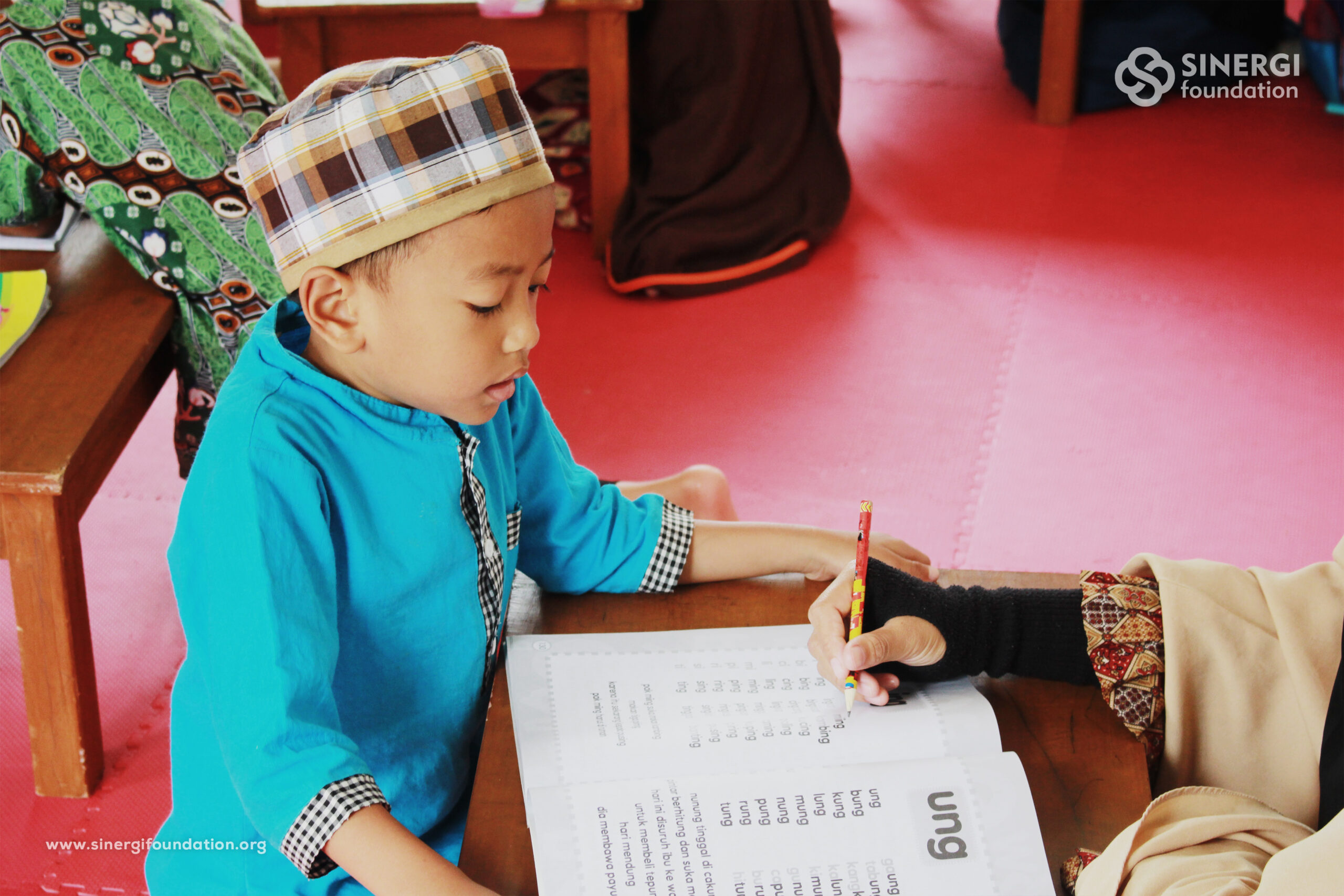 santri kuttab al fatih menghafal quran