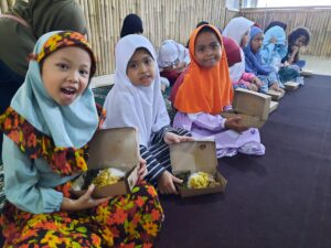 Terima Kasih Tanarantau Untuk Sedekah Nasi Rendangnya!