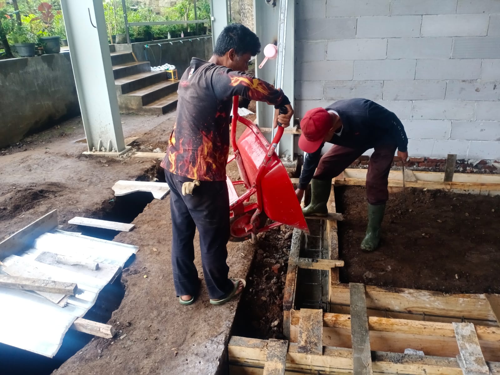 Pengecoran Sloof Tempat Wudhu untuk Masjid Daarul Aulia